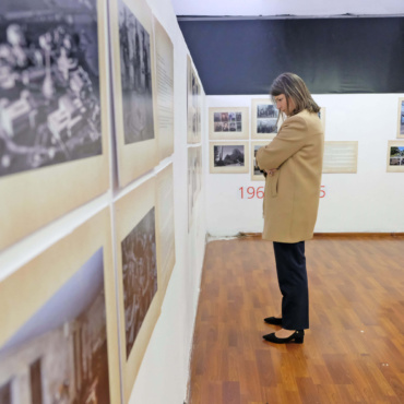 Durrësi-stacioni i fundit i ekspozitës “Fatet e shqiptarëve të mbijetuar në Mauthausen”